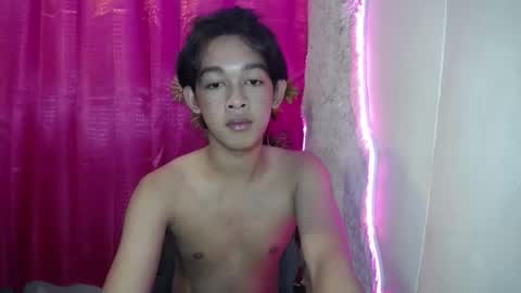 Snapshot of lunarmaxxx chatting on 23, 4, 2026 max online show from 23, 4, 2026