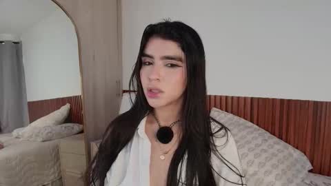 Luna Rousse online show from 4, 2, 2026