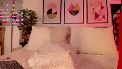 Snapshot of lunaruso chatting on 5, 3, 2026 Luna Ruso online show from 5, 3, 2026