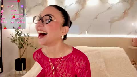 Snapshot of lunaruso chatting on 7, 3, 2026 Luna Ruso online show from 7, 3, 2026