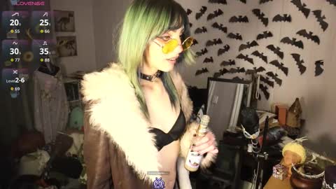 ..LunaSparkles. online show from 2, 3, 2026