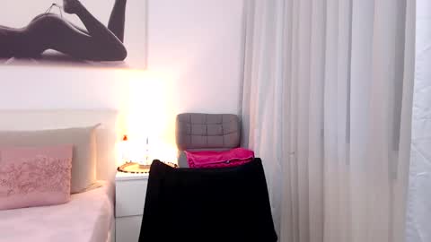 Snapshot of lunastars13 chatting on 12, 1, 2025 lunastars13 online show from 12, 1, 2025