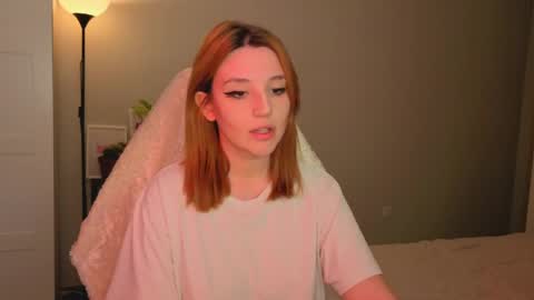 Snapshot of lunatale chatting on 30, 4, 2026 Kate online show from 30, 4, 2026