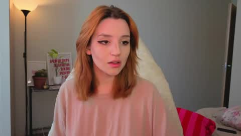 Snapshot of lunatale chatting on 5, 5, 2026 Kate online show from 5, 5, 2026