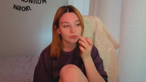 Snapshot of lunatale chatting on 29, 5, 2026 Kate online show from 29, 5, 2026