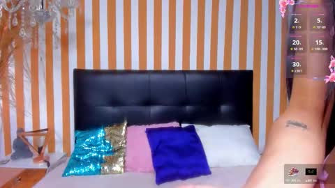 Luna Toledo online show from 2, 10, 2025