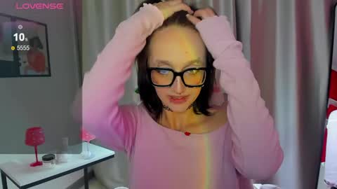 Snapshot of lunavogue chatting on 31, 5, 2026 call me a pose striker online show from 31, 5, 2026