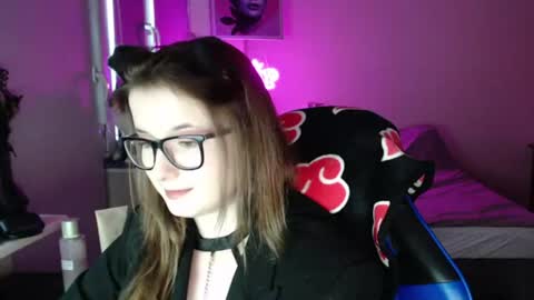 Snapshot of lunaxcherry chatting on 9, 6, 2026 LunaXcherry online show from 9, 6, 2026