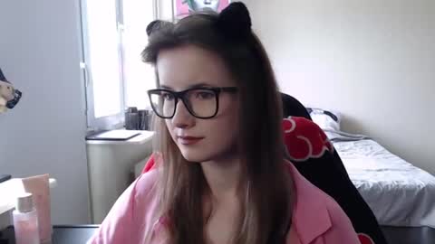 Snapshot of lunaxcherry chatting on 13, 6, 2026 LunaXcherry online show from 13, 6, 2026