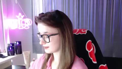 Snapshot of lunaxcherry chatting on 21, 6, 2026 LunaXcherry online show from 21, 6, 2026