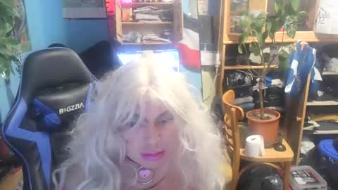 LunaXXX online show from 2, 4, 2026