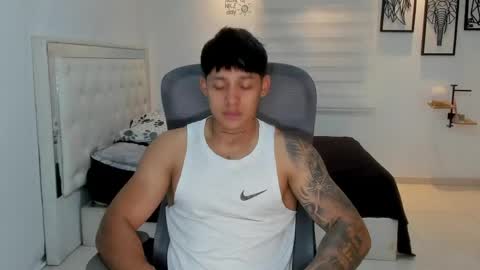 Snapshot of lunay_xtreemboy chatting on 10, 5, 2026 Lunay online show from 10, 5, 2026