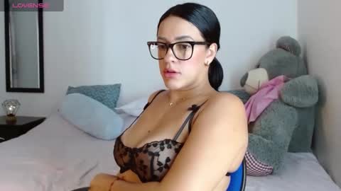 Snapshot of lunayois02 chatting on 19, 9, 2025 lunayois02 online show from 19, 9, 2025