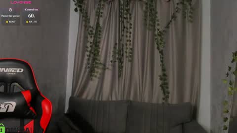 Snapshot of lune_fallenstar chatting on 23, 7, 2026 Lune FallenStar online show from 23, 7, 2026