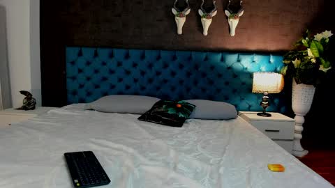 Snapshot of lunnamoretti chatting on 5, 4, 2026 Luna online show from 5, 4, 2026