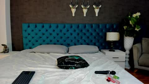 Snapshot of lunnamoretti chatting on 6, 4, 2026 Luna online show from 6, 4, 2026