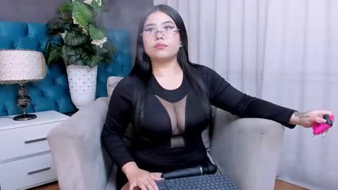 Snapshot of lunnamoretti chatting on 16, 4, 2026 Luna online show from 16, 4, 2026