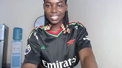 Snapshot of luo_queen chatting on 8, 3, 2026 luo_queen online show from 8, 3, 2026