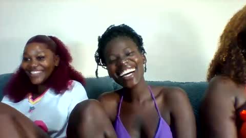 Snapshot of luo_queen chatting on 3, 4, 2026 luo_queen online show from 3, 4, 2026