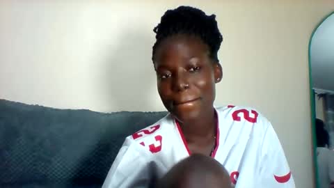 Snapshot of luo_queen chatting on 8, 4, 2026 luo_queen online show from 8, 4, 2026