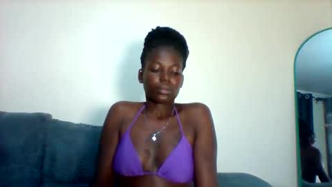 Snapshot of luo_queen chatting on 9, 4, 2026 luo_queen online show from 9, 4, 2026
