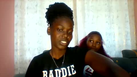 Snapshot of luo_queen chatting on 10, 4, 2026 luo_queen online show from 10, 4, 2026