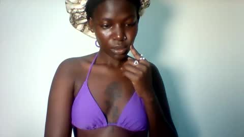 Snapshot of luo_queen chatting on 15, 4, 2026 luo_queen online show from 15, 4, 2026