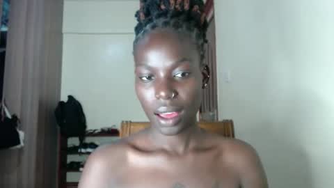 Snapshot of luo_queen chatting on 1, 5, 2026 luo_queen online show from 1, 5, 2026