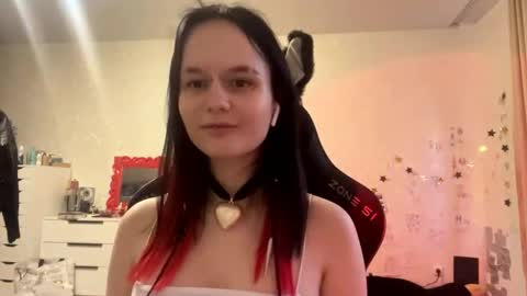 Snapshot of lurlinebourdeaux chatting on 6, 5, 2026 I am Kaya ntmuLets hit 10 Thumbs Up together We are almost done online show from 6, 5, 2026