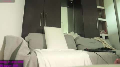 Snapshot of lusciouslipsxx chatting on 2, 12, 2025 lusciouslipsxx online show from 2, 12, 2025