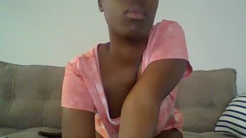 Snapshot of lushlola254 chatting on 19, 10, 2025 lushlola254 online show from 19, 10, 2025