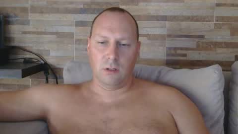 Snapshot of lustonfan chatting on 3, 4, 2026 lustonfan online show from 3, 4, 2026