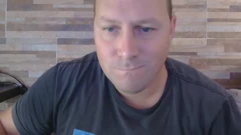 Snapshot of lustonfan chatting on 9, 4, 2026 lustonfan online show from 9, 4, 2026