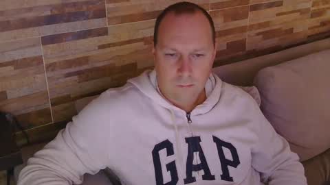 Snapshot of lustonfan chatting on 23, 4, 2026 lustonfan online show from 23, 4, 2026
