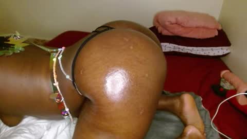 Snapshot of lustrouschoco chatting on 18, 2, 2026 lustrous-choco online show from 18, 2, 2026