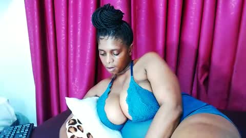 Snapshot of lustydesirex chatting on 12, 12, 2024 lustydesirex online show from 12, 12, 2024