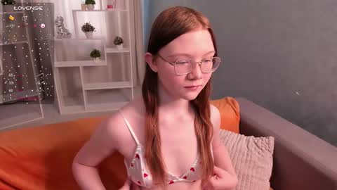 Snapshot of luv_tessa chatting on 5, 3, 2026 Tessa online show from 5, 3, 2026