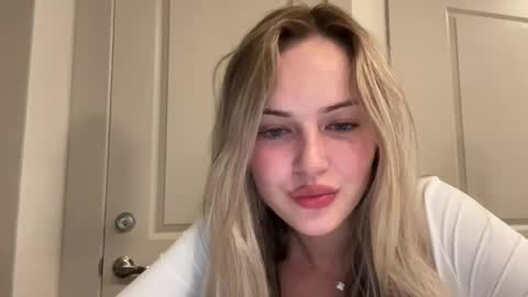 Snapshot of luvaimee chatting on 6, 4, 2026 Aimee online show from 6, 4, 2026