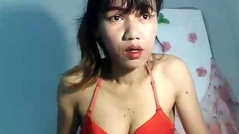 Snapshot of luvu4everxxx chatting on 7, 11, 2025 Bee Bee online show from 7, 11, 2025