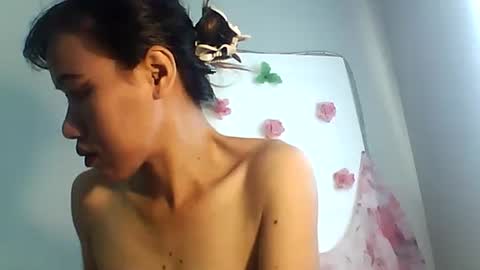 Snapshot of luvu4everxxx chatting on 10, 11, 2025 Bee Bee online show from 10, 11, 2025