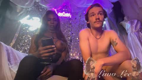 Snapshot of luvvlee chatting on 22, 9, 2025 luvvlee online show from 22, 9, 2025