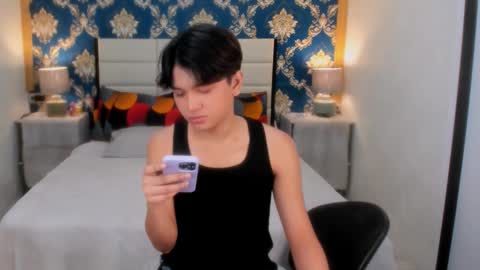 queen lux online show from 4, 3, 2025