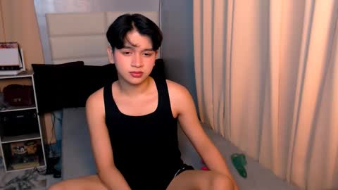 queen lux online show from 6, 3, 2025