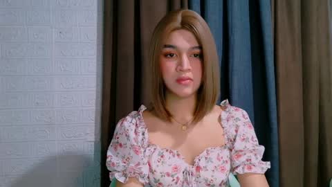 Snapshot of lux_white chatting on 3, 4, 2026 queen lux online show from 3, 4, 2026