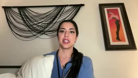 Snapshot of luxcher22 chatting on 5, 3, 2026 luxcher22 online show from 5, 3, 2026