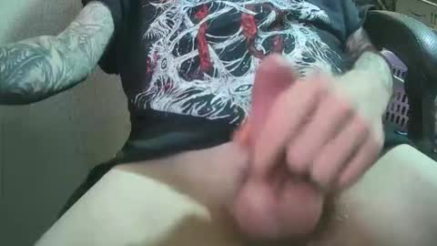 Snapshot of luxiferr666 chatting on 15, 12, 2025 belzebubs online show from 15, 12, 2025
