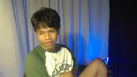 Snapshot of luxirfy_xx chatting on 9, 3, 2026 luxirfy online show from 9, 3, 2026