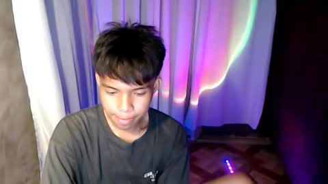 Snapshot of luxirfy_xx chatting on 10, 4, 2026 luxirfy online show from 10, 4, 2026