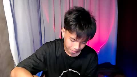 Snapshot of luxirfy_xx chatting on 14, 4, 2026 luxirfy online show from 14, 4, 2026