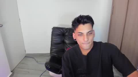 Snapshot of luxrx chatting on 17, 6, 2026 luxrx online show from 17, 6, 2026